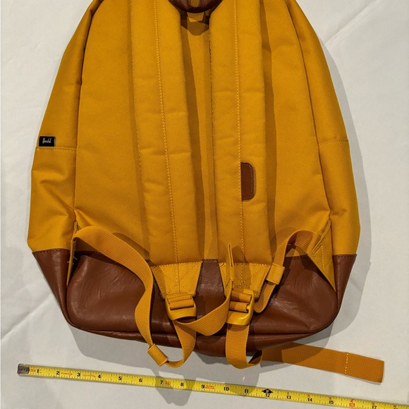 Herschel Backpack - Picture 3 of 7